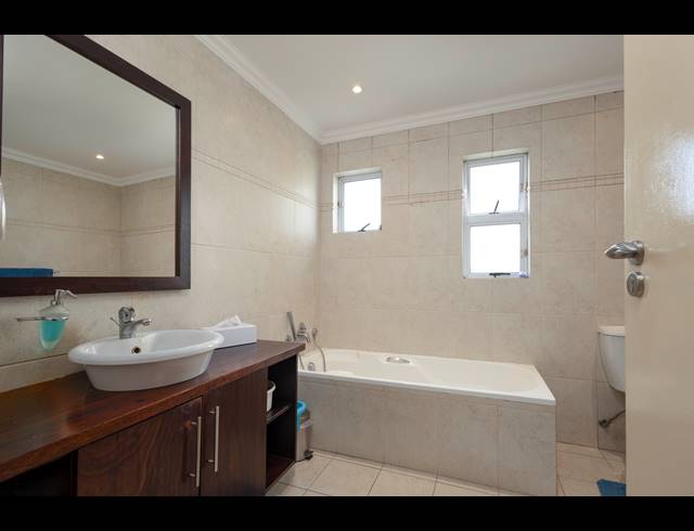 2 BEDROOM SIMPLEX FOR SALE IN LA LUCIA RIDGE